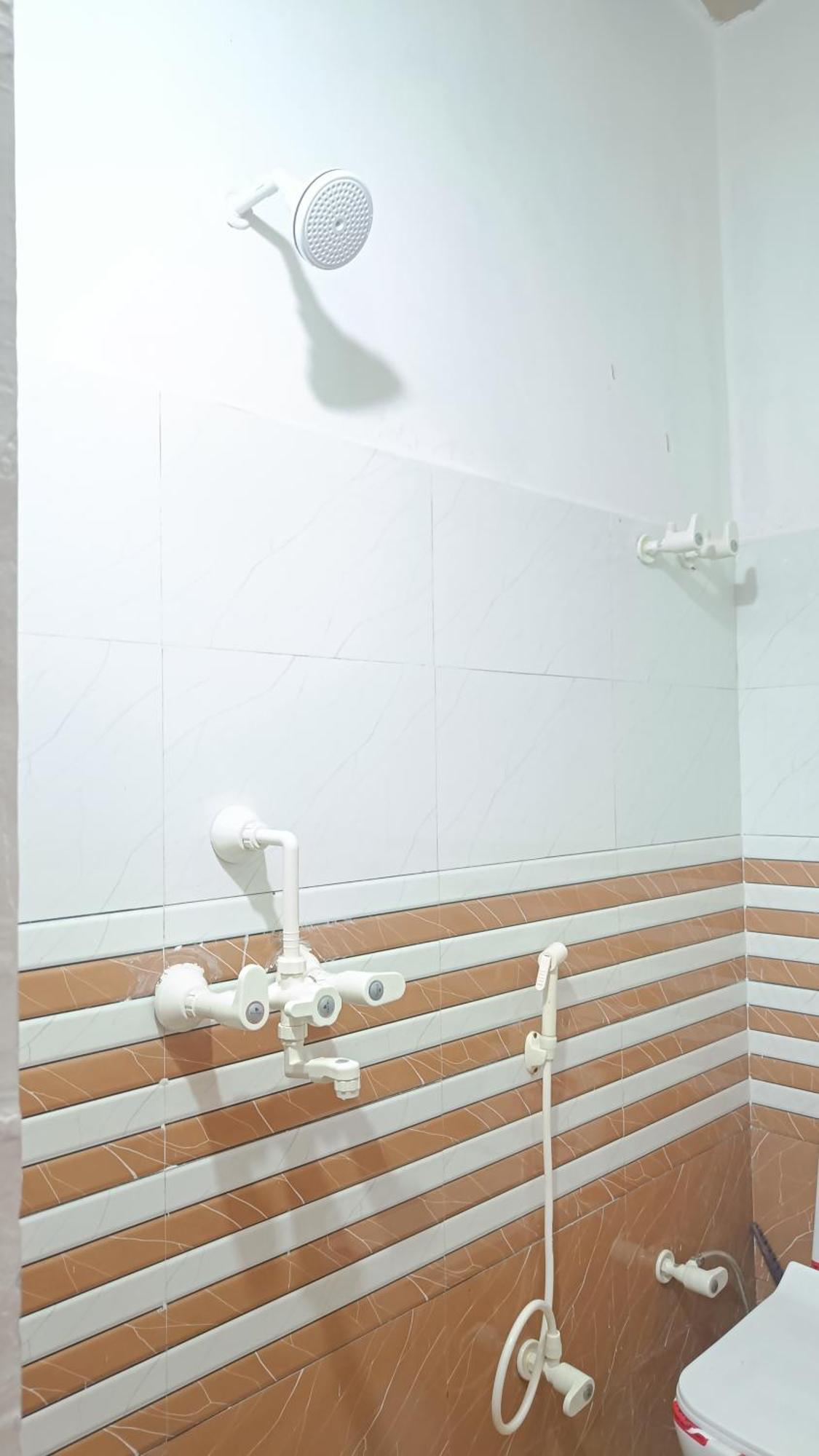 מטורה Keshav Narayan Home Stay מראה חיצוני תמונה